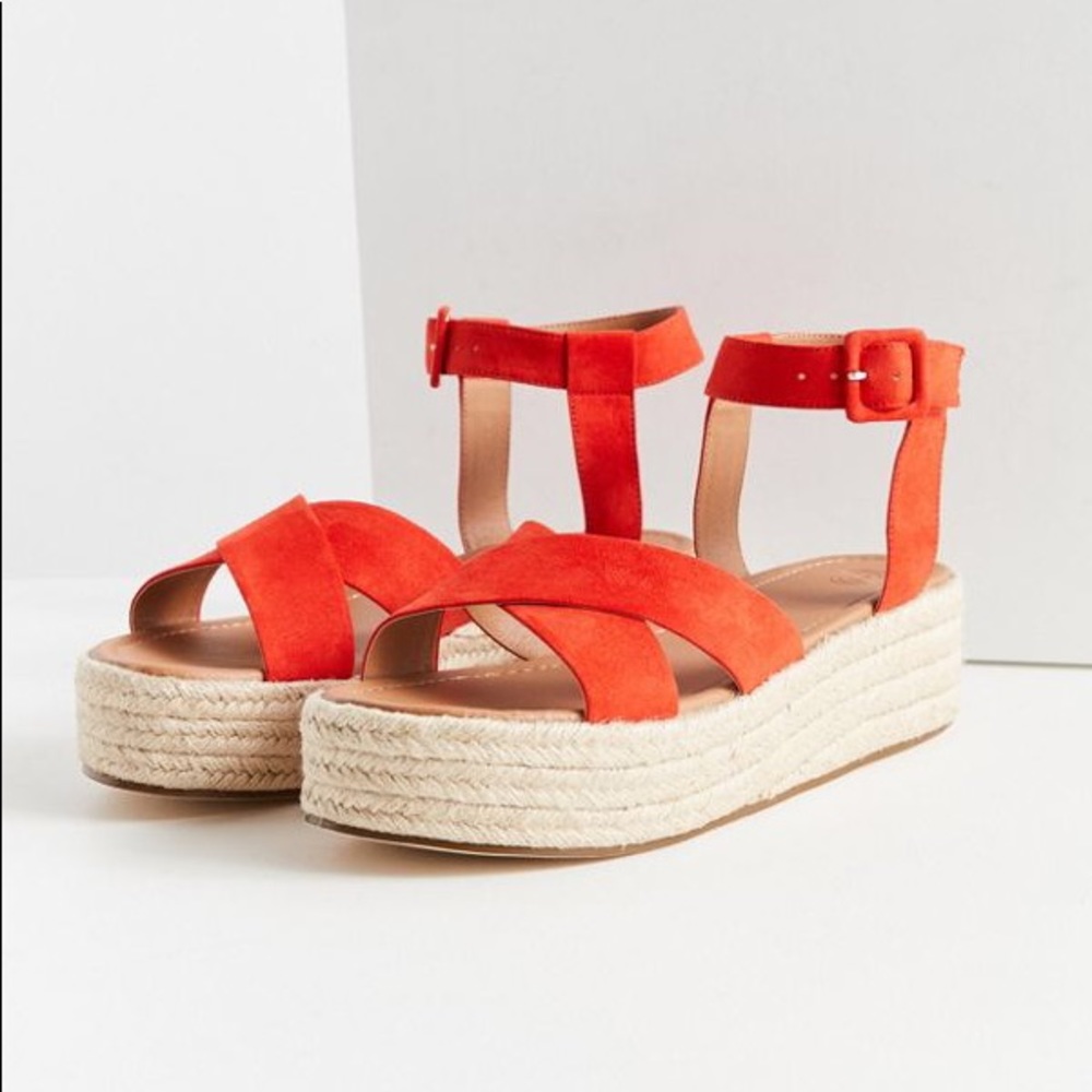 NWT❤️Flatform espadrille Sandal ❤️
